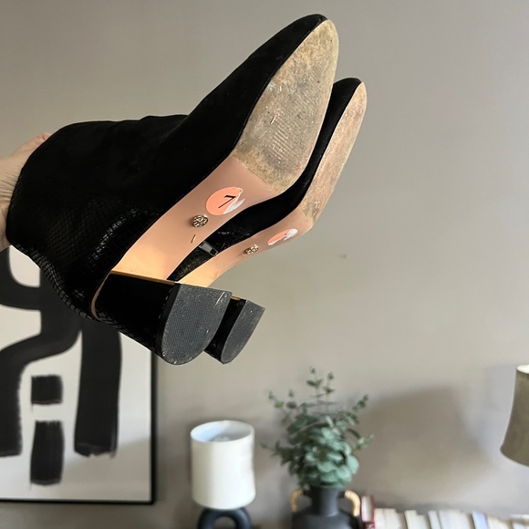 Heeled ankle booties - Picture 5 of 5